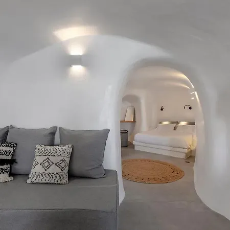 Antron Cave House Apartment