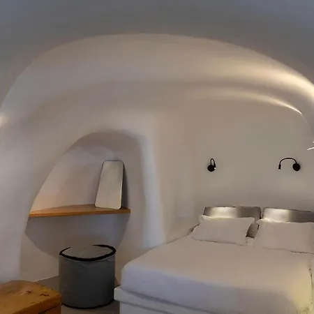 Antron Cave House *